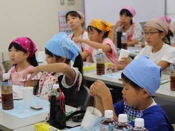 コープネットならやま：夏休み親子企画「豆腐作りにチャレンジ！」