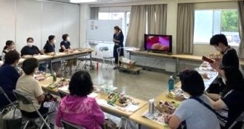 生駒北コープ委員会：（株）コモの学習会　非常時用の備蓄食にも最適なパンです