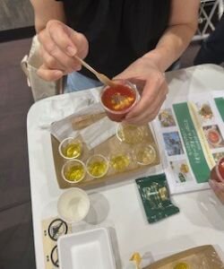 生駒北コープ委員会：オリーブオイルの試食学習会とユニセフの活動を学びました 