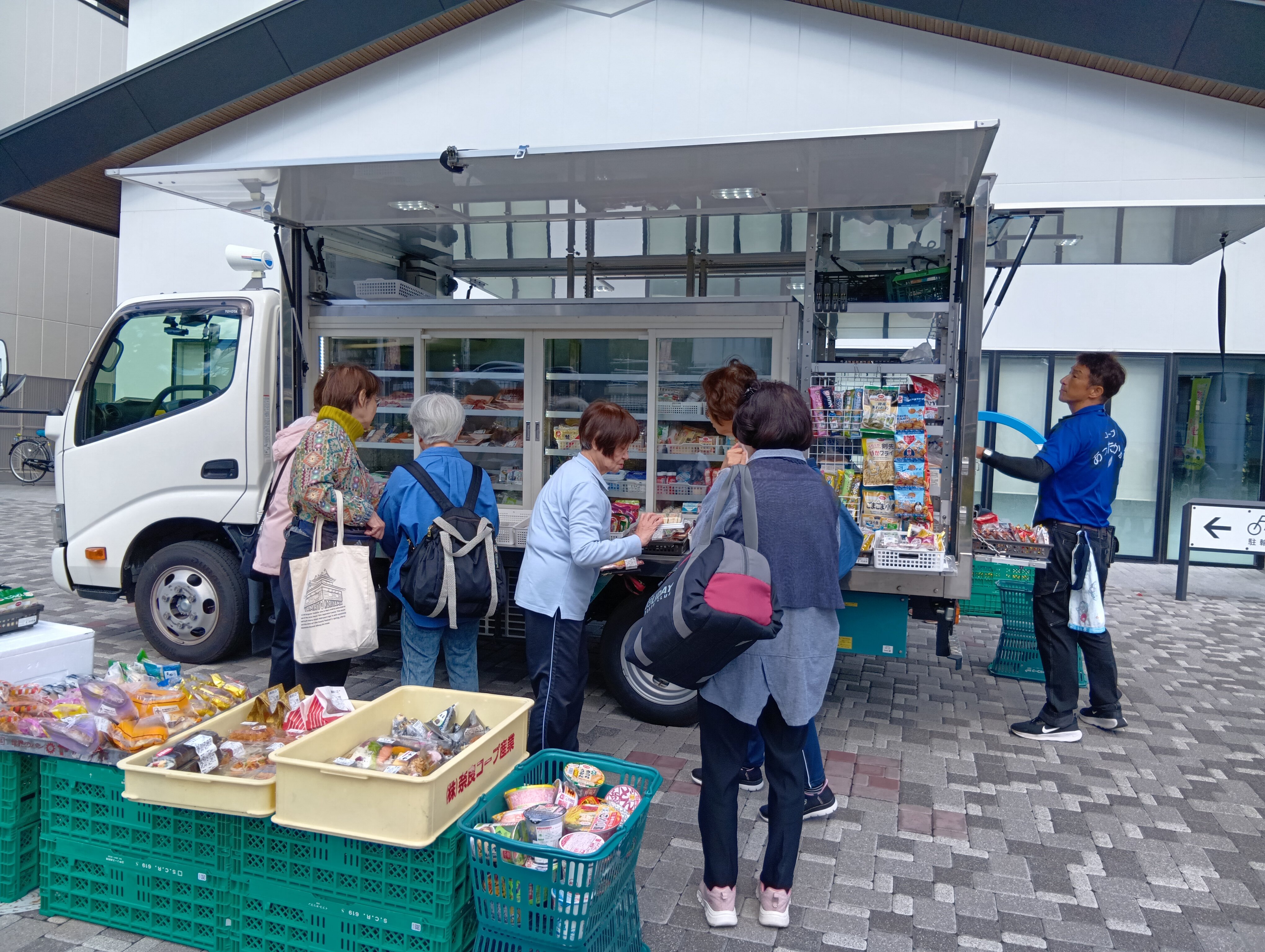 コープあったか便移動店舗が大和郡山市役所への運行を開始しました