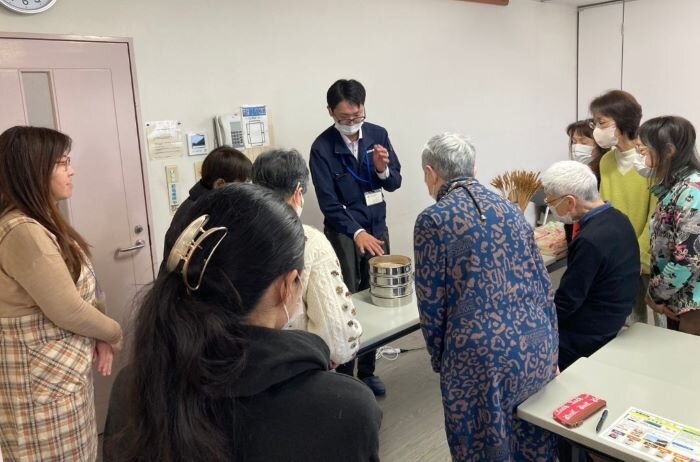 橿原東コープ委員会:巽製粉(株)フローベル事業部のパンの試食学習会