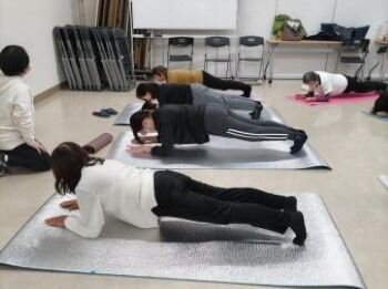 西の京コープ委員会：大人の体操～寒い時こそ体を動かそう～