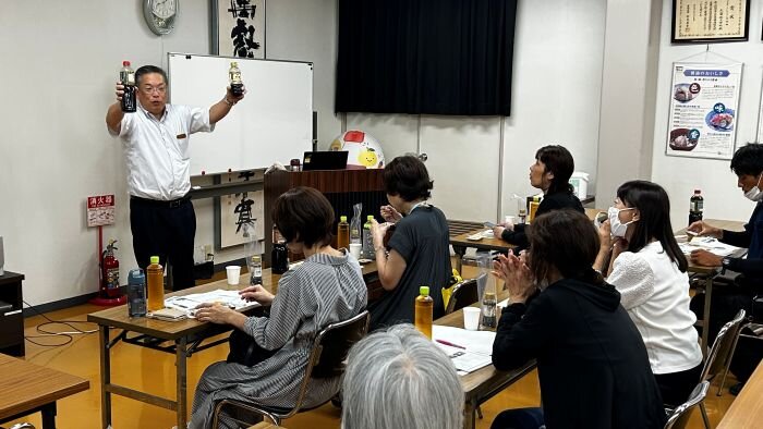 西大和コープ委員会：㈱川喜と大醤㈱の工場を見学しました