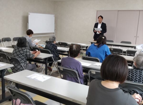 斑鳩・安堵コープ委員会：冷凍・冷蔵麺、冷凍食品の学習会で調理のコツを教えていただきました