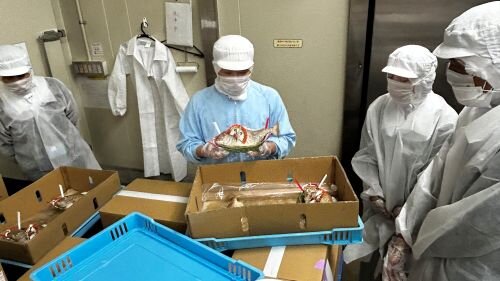 西大和コープ委員会：㈱川喜と大醤㈱の工場を見学しました