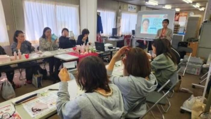 高田東コープ委員会：組合員のつどいと(株)ナリス化粧品の学習会