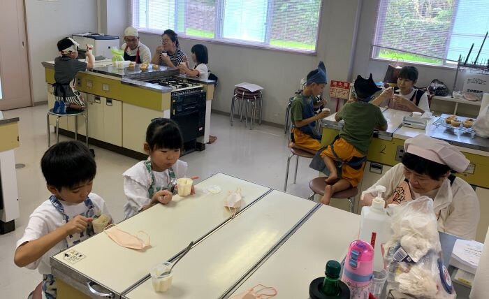 王寺コープ委員会：夏休み親子料理教室を開きました